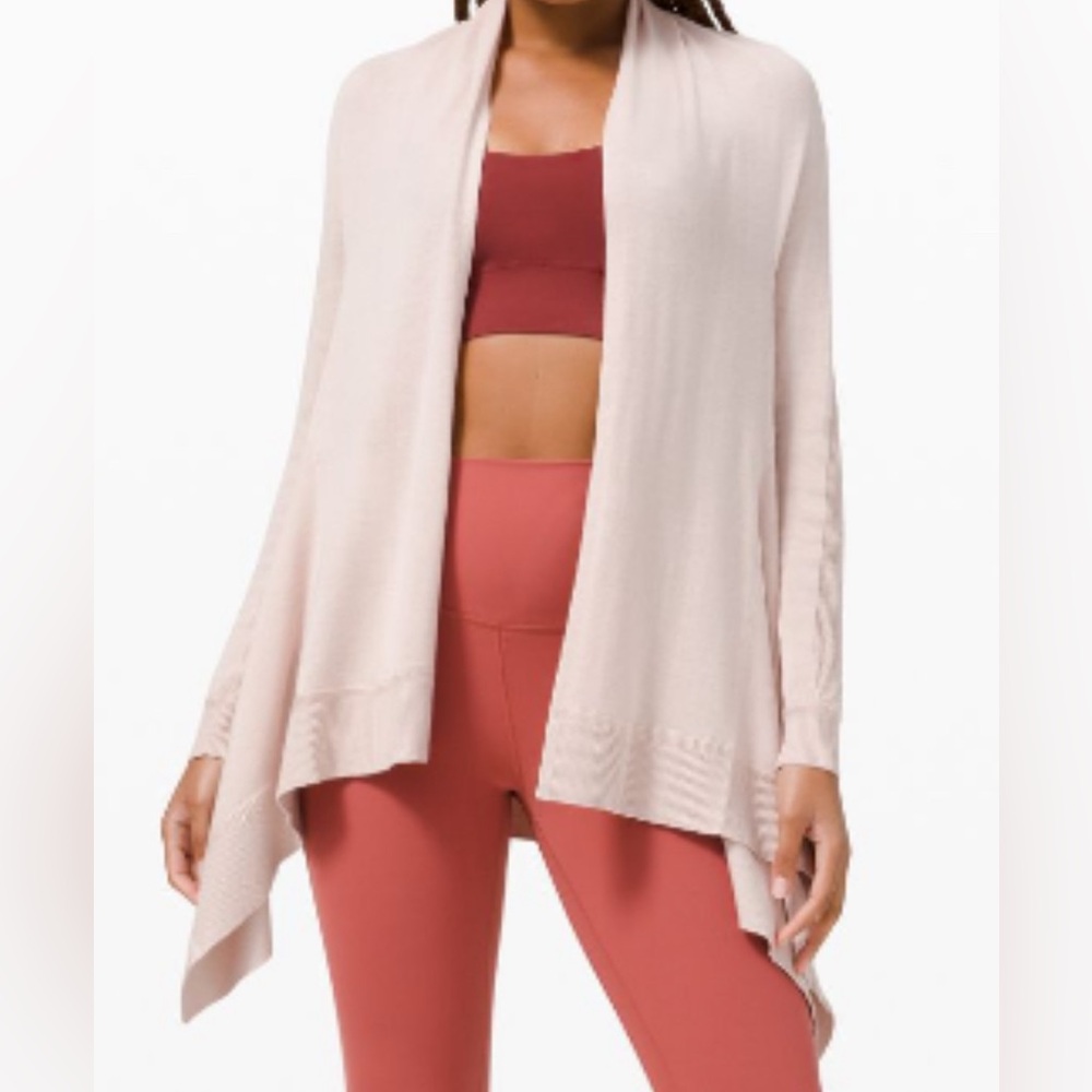 Lululemon Women’s Cashlu Wrap in Pink